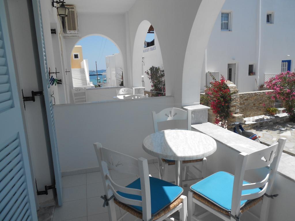 Nicolas Antiparos Town Стая снимка
